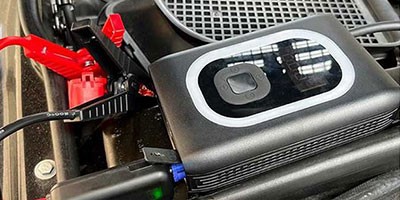 AUTO BATTERY JUMP STARTER AUTO BATTERY JUMP STARTER